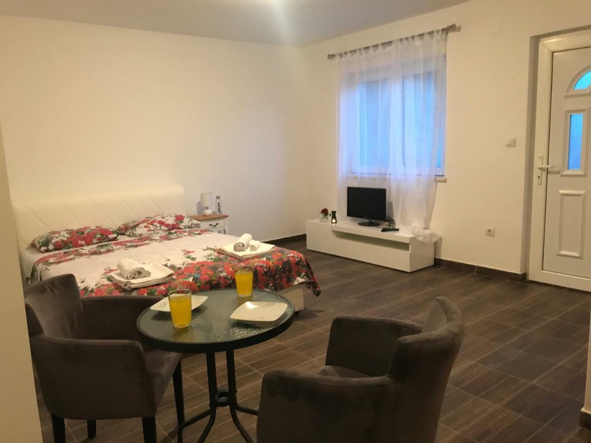 Apartments M&E Mokošica Екстериор снимка